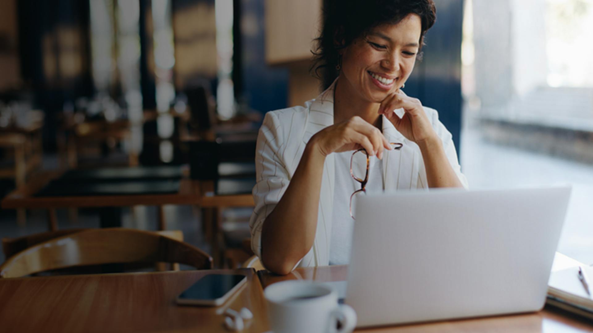 Woman_Laptop_SmallBiz.png