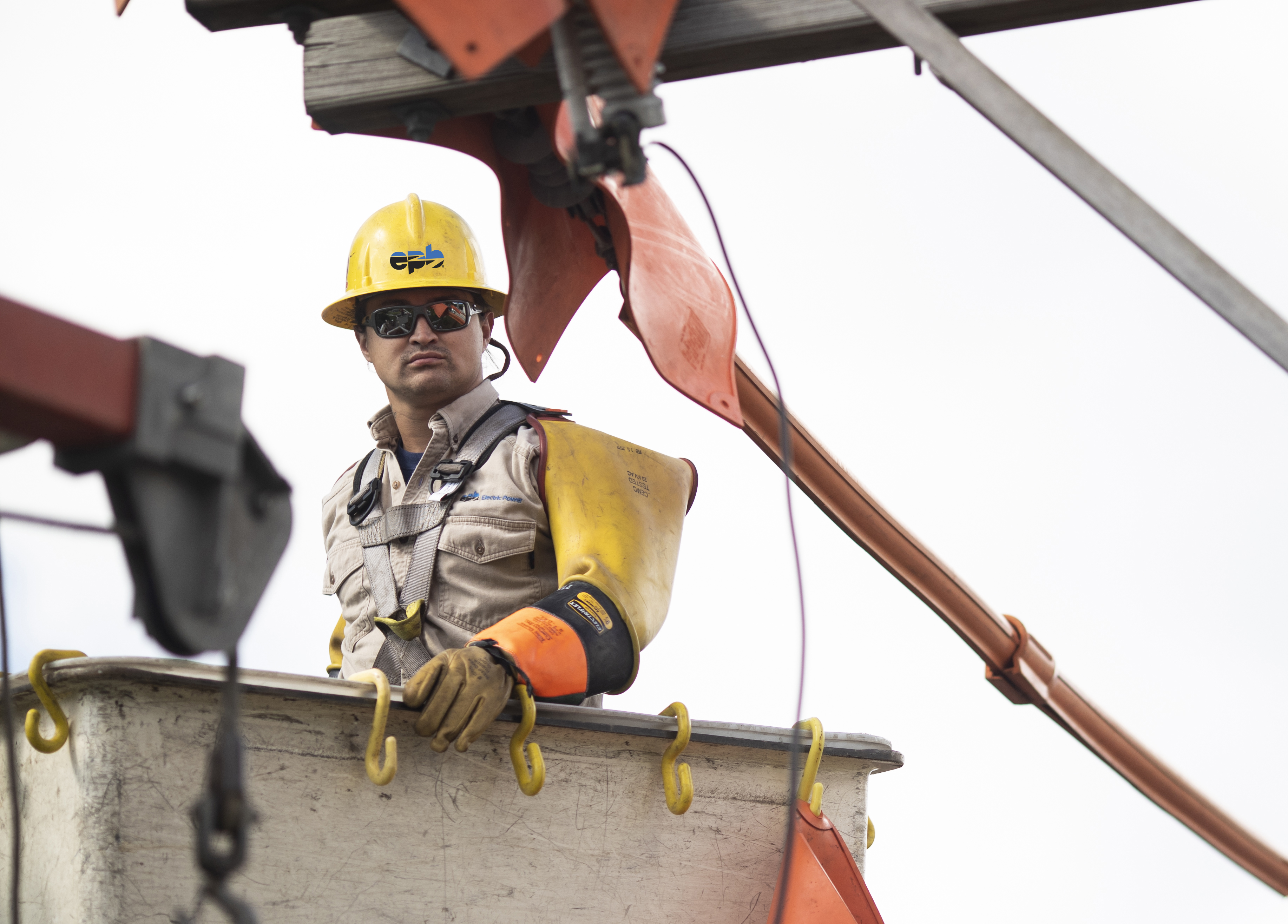 EPB lineman in bucket