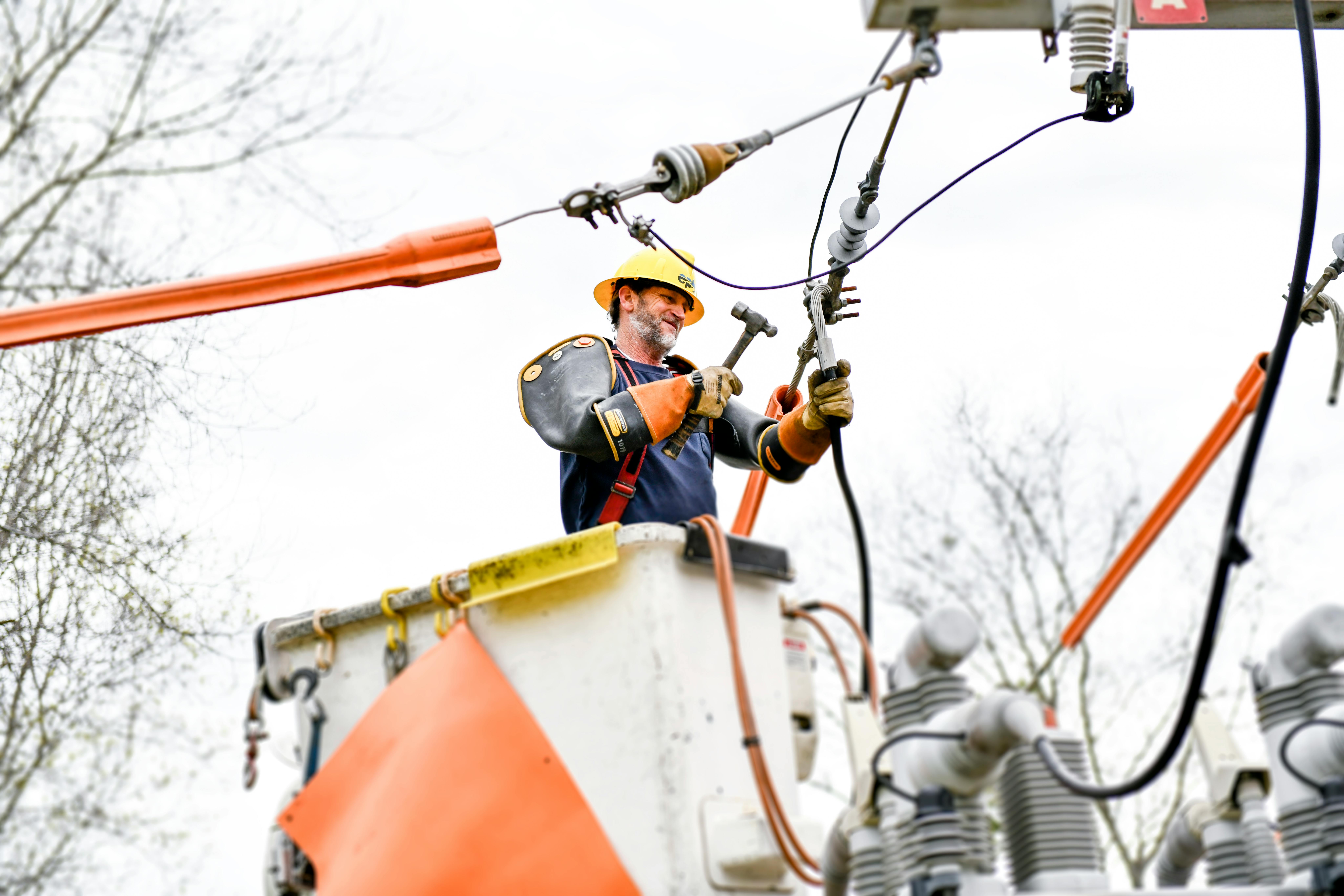 EPB lineman in bucket
