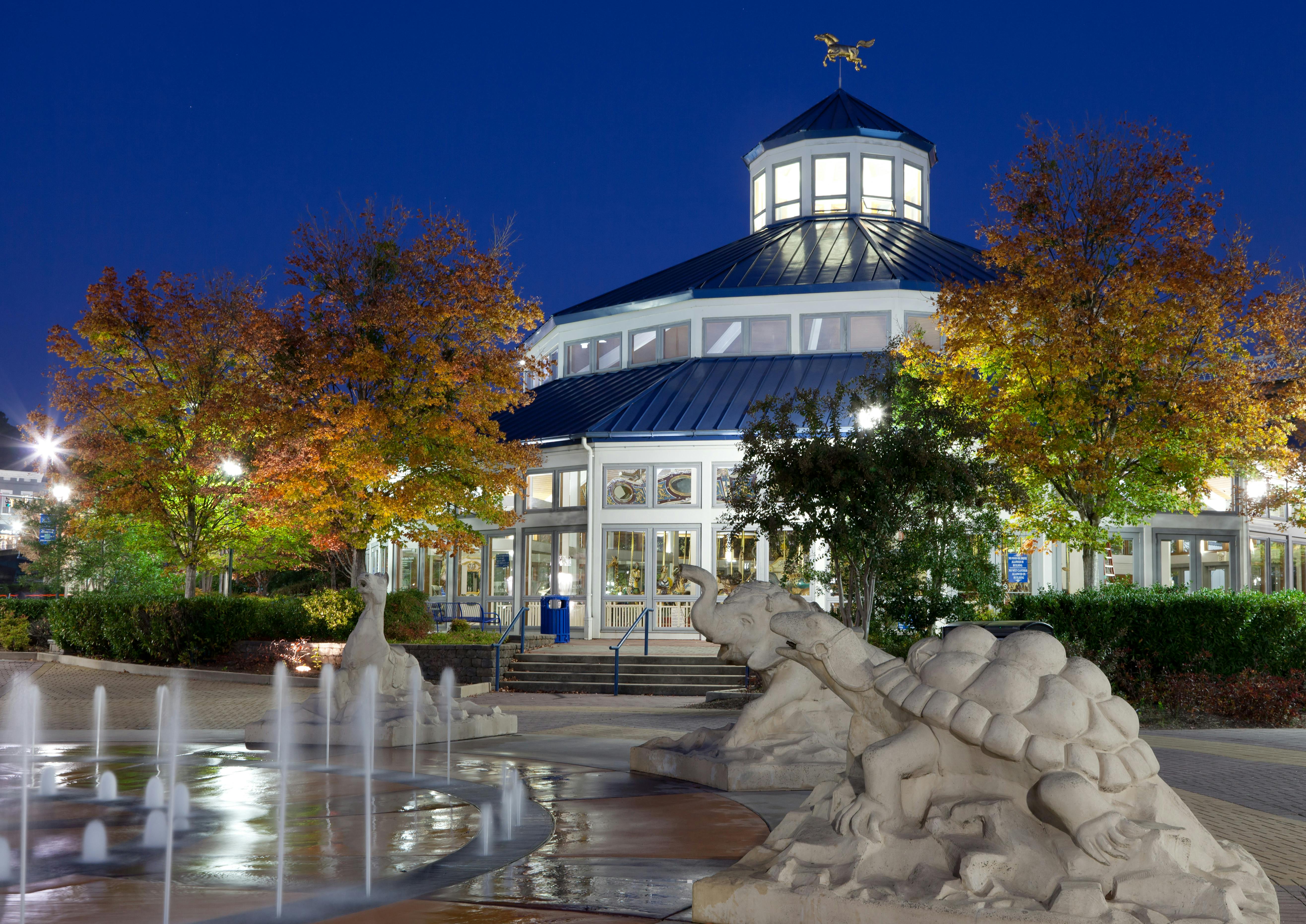 Coolidge Park at night