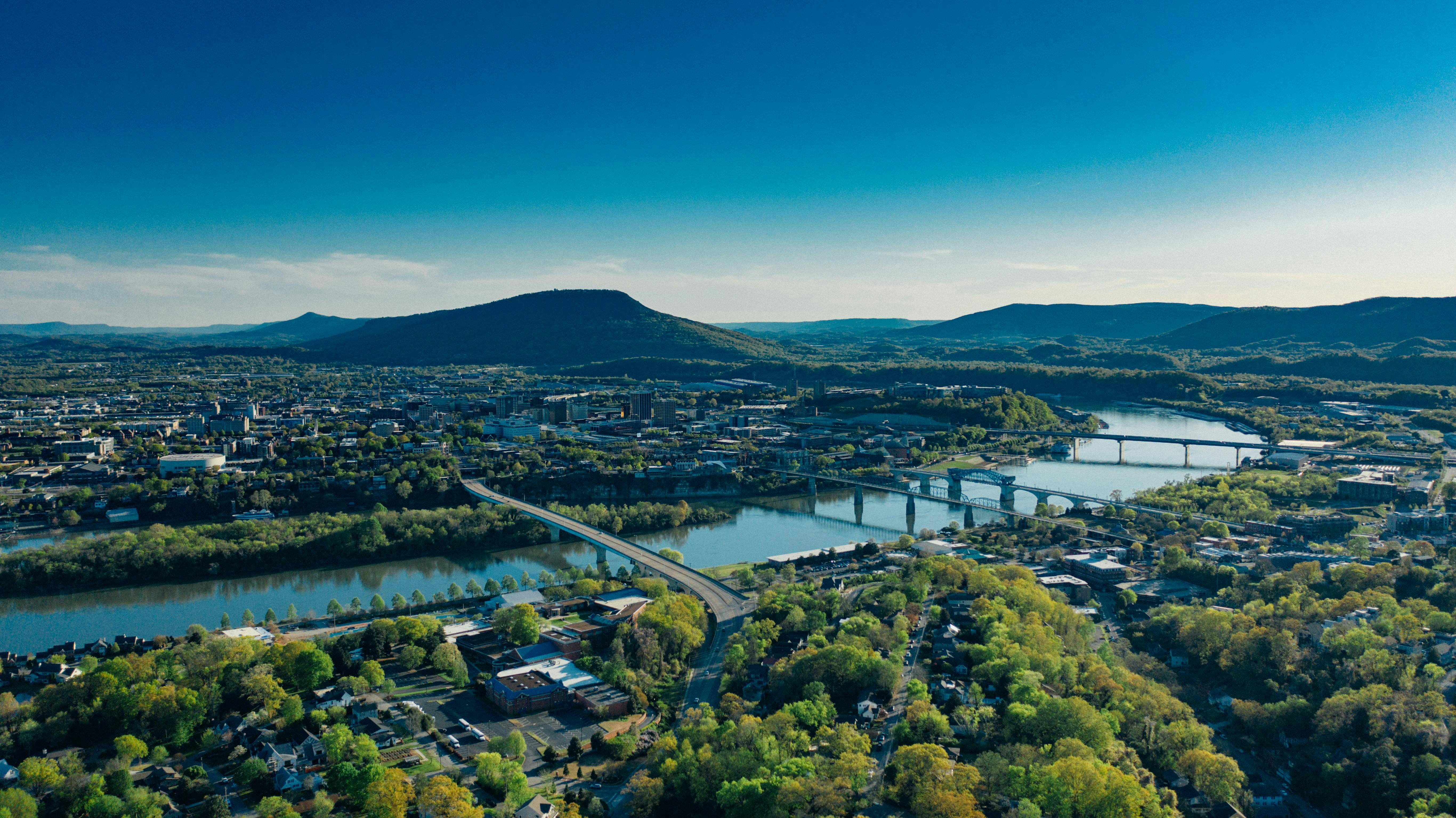 Chattanooga view of Tennessee River and Lookout Mountain