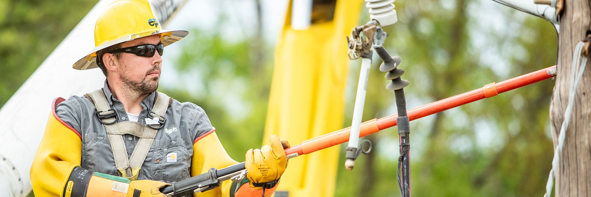 linemen_C98I5193-edit.jpg