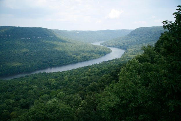 View of the Tennessee River Gorge from Snoopers Rock