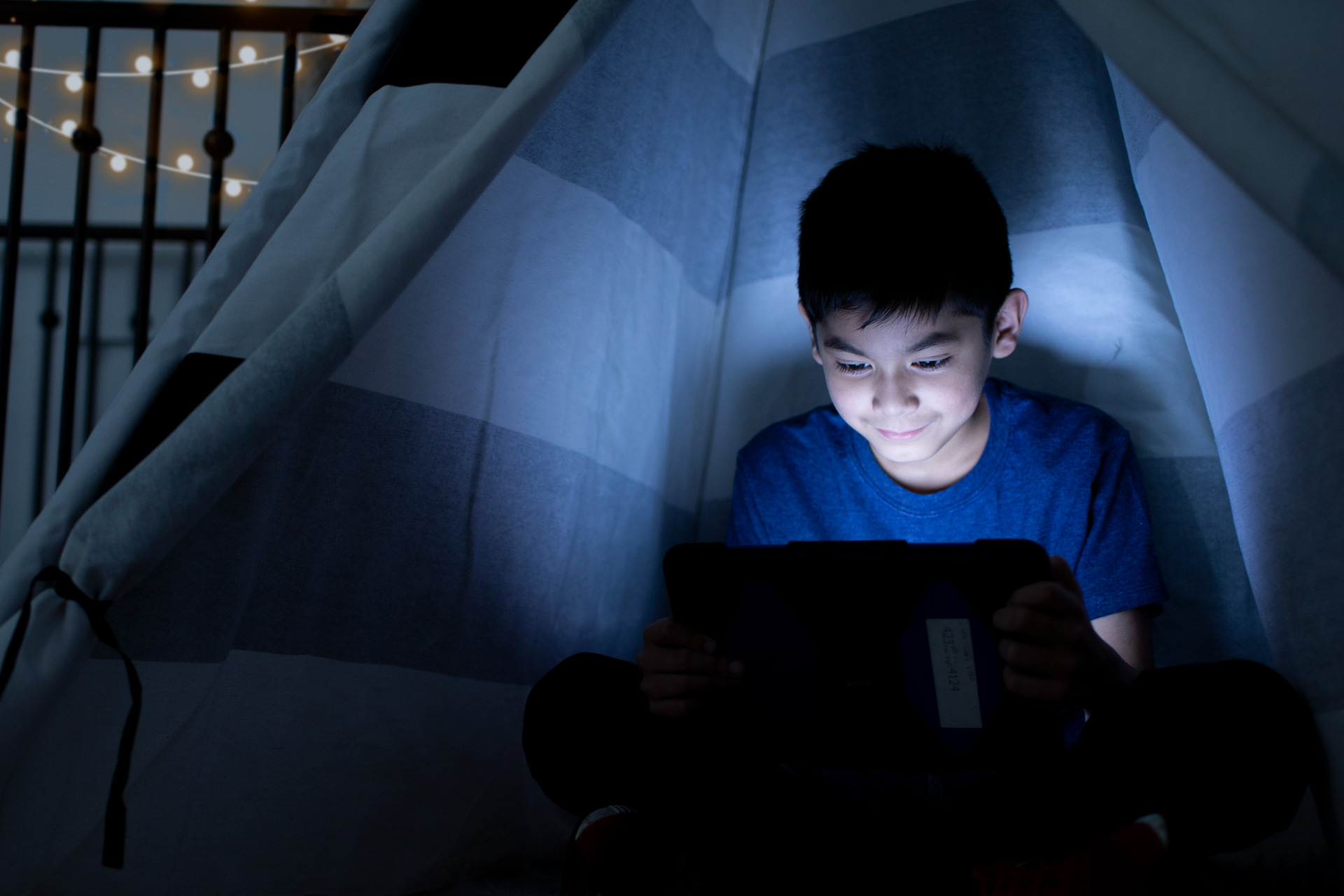 Kid using Internet with 300 MBPS Internet in Chattanooga